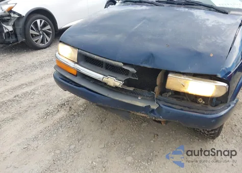 1999 Chevrolet S-10 Ls из США, поврежденный, VIN 1GCCS14X8X8152737